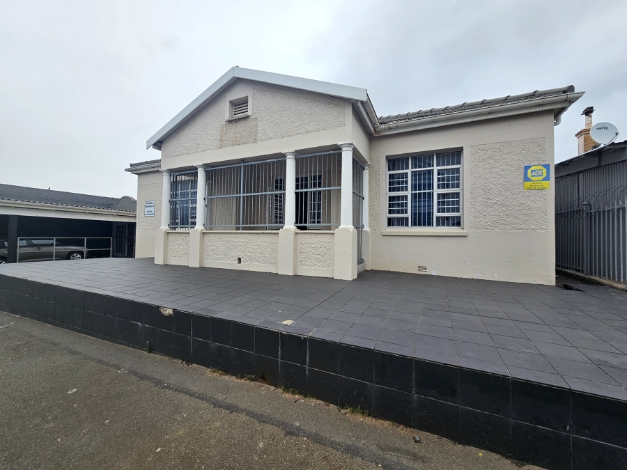 To Let commercial Property for Rent in Southernwood Eastern Cape